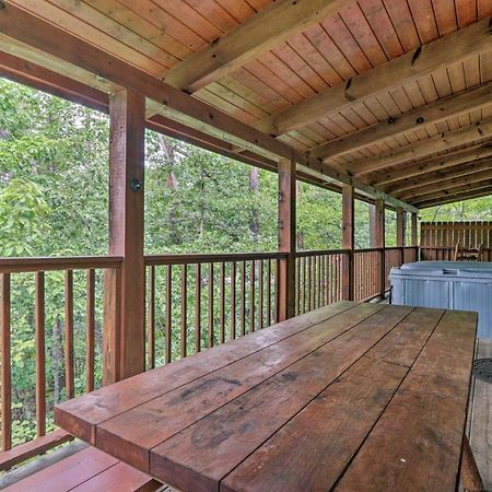 Cabin With Deck And Fireplace Less Than 3 Mi To Dollywood! 鸽子谷 外观 照片