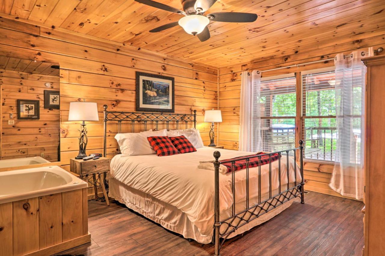 Cabin With Deck And Fireplace Less Than 3 Mi To Dollywood! 鸽子谷 外观 照片